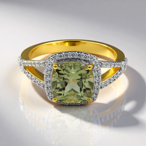 Anello in oro con Diasporo cangiante (Tenner Diniz)
