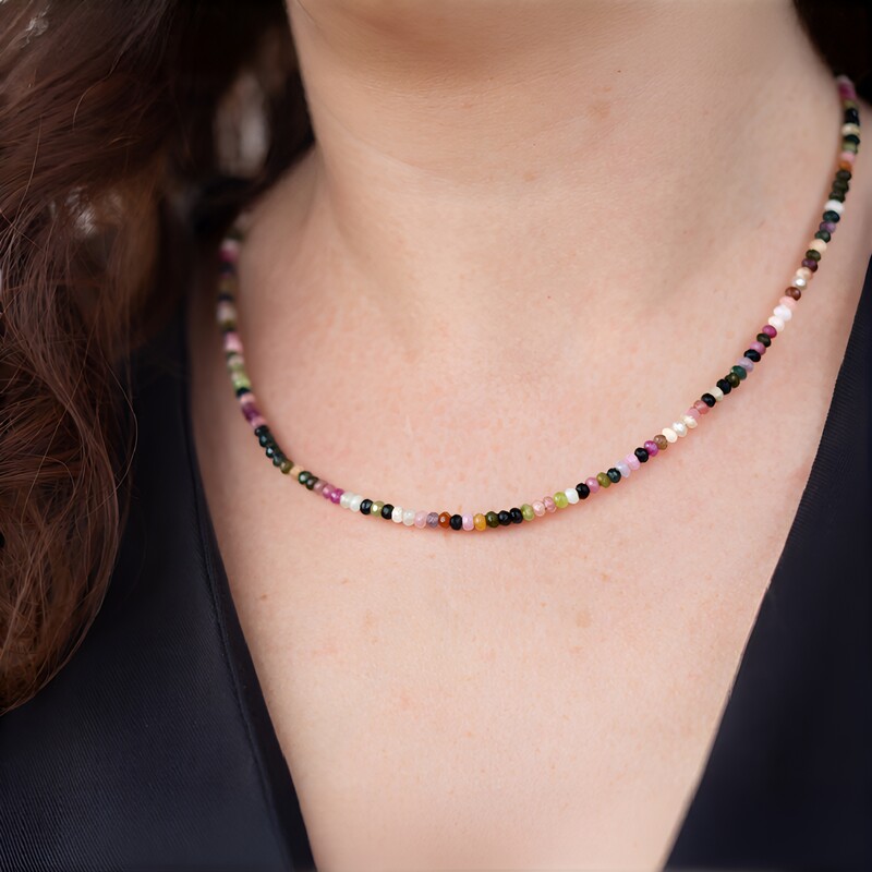 Zilveren halsketting met toermalijnen