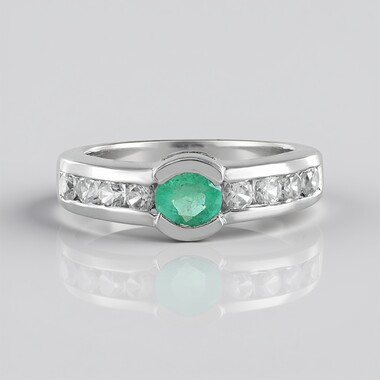 Bague en argent et Emeraude de Russie