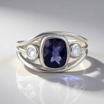 Anello in argento con Iolite