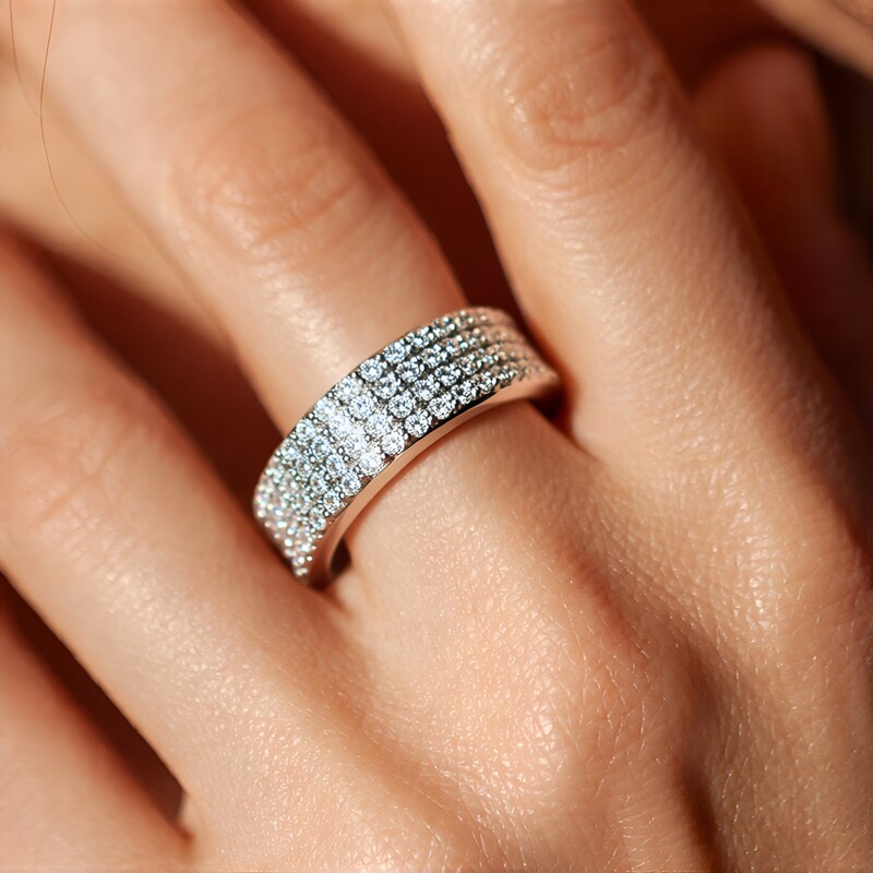 Anillo en plata con Zircón