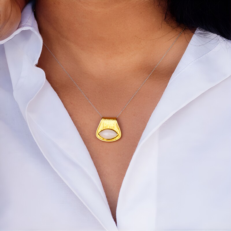 Ciondolo placcato in oro con Quarzo Rosa (MONOSONO COLLECTION)