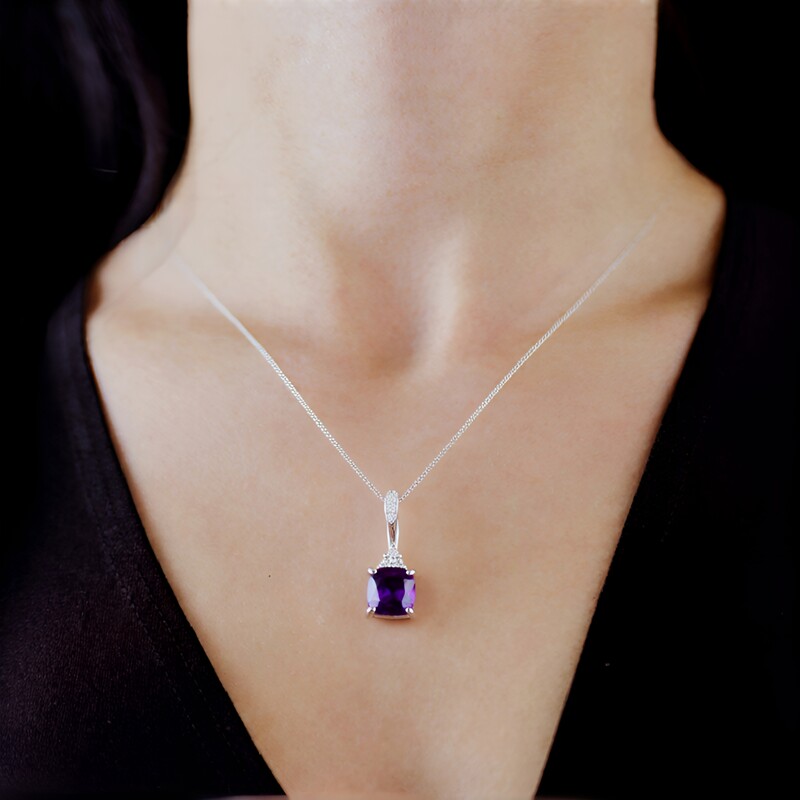 Colgante en plata con Amatista de Siberia