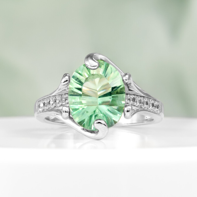 Anillo en plata con Fluorita verde