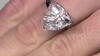 Zilveren ring met een witte kunziet