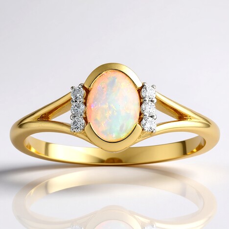 Anello in oro con Opale di Mintabie