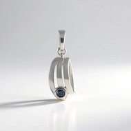 Colgante en plata con Diamante azul I2
