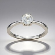 Anillo en plata con Topacio blanco