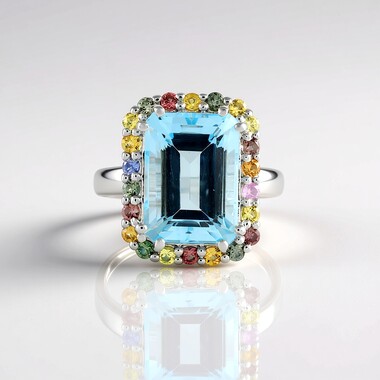 Zilveren ring met een hemel-blauwe topaas