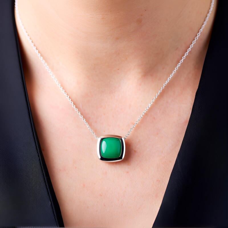 Zilveren halsketting met een groene agaat (MONOSONO COLLECTION)