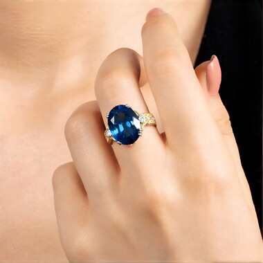 Pierścionek ze srebra - Topaz niebieski London Blue (Gems en Vogue)