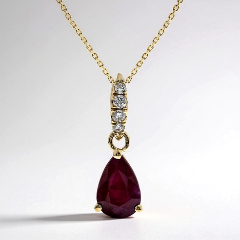 Collana in oro con Rubino Mozambico AAA