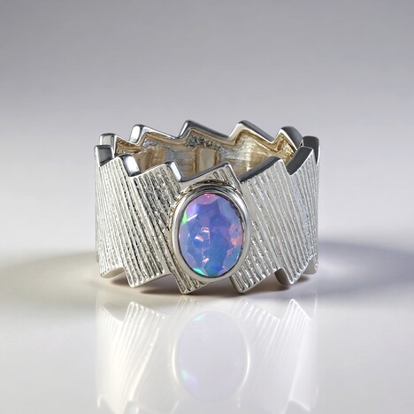Anello in argento con Opale di Welo (de Melo)