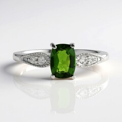 Bague en argent et Diopside de Russie