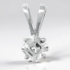 Ciondolo in argento con Zircone