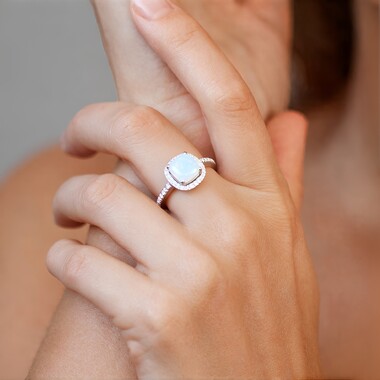Anello in argento con Opale di Welo