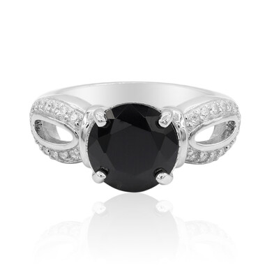 Zilveren ring met een zwarte spinel