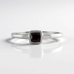 Anello in argento con Zircone Rosa