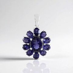 Ciondolo in argento con Iolite