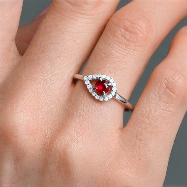 Anello in argento con Rubino Tanzania