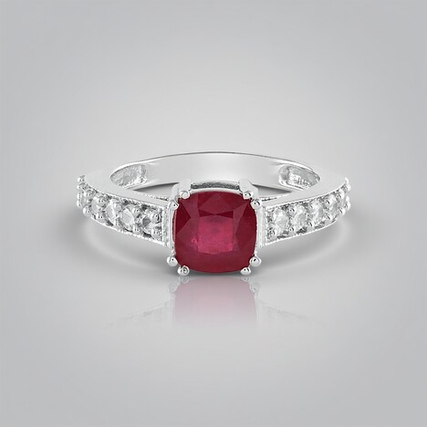 Anello in argento con Rubino Bemainty