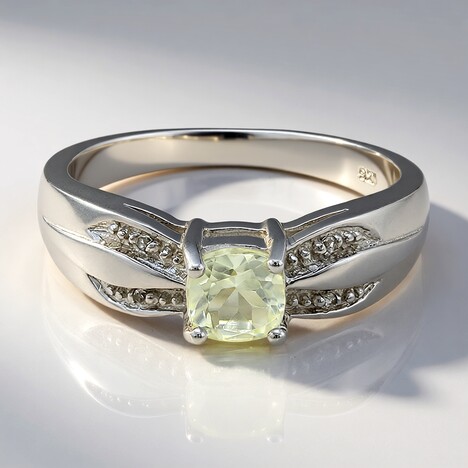 Anello in argento con Ortoclasio