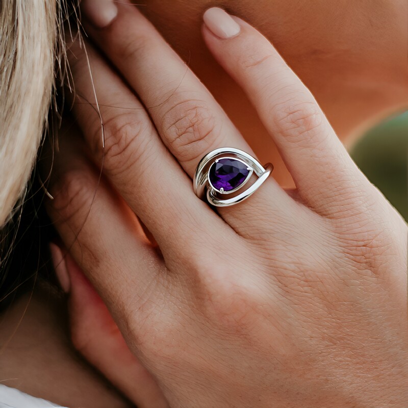 Zilveren ring met een Uruguay amethist (Pallanova)