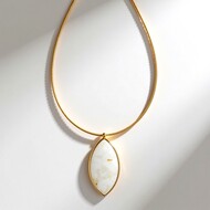 Collar en plata con Ámbar báltico (dagen)