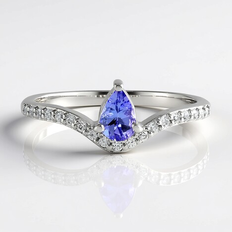Anello in argento con Tanzanite