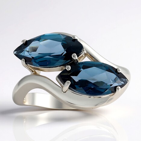 Anello in argento con Topazio Blu Londra (de Melo Essence)