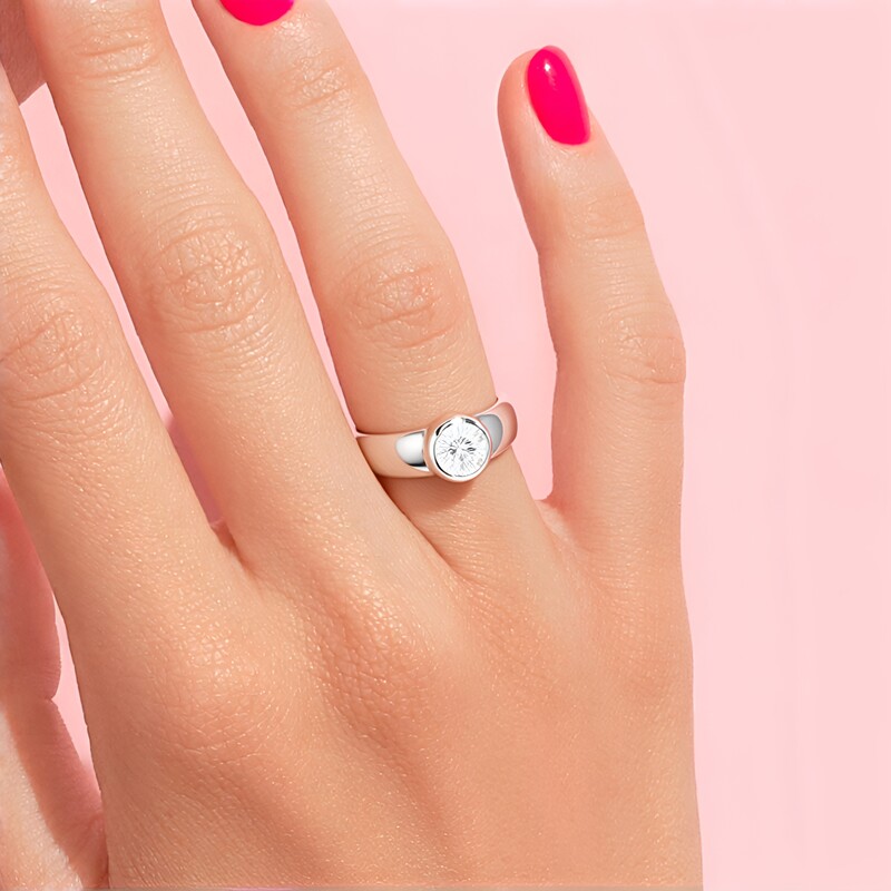 Zilveren ring met een zirkoon