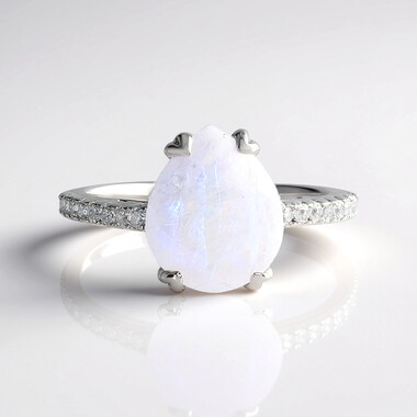 Anello in argento con Pietra di Luna Arcobaleno
