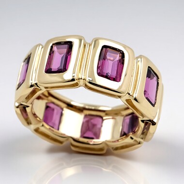 Anillo en oro con Granate Magenta (de Melo)