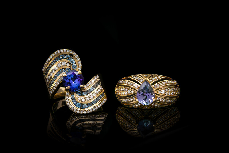 Gouden ring met een Onverhitte Tanzaniet (de Melo)