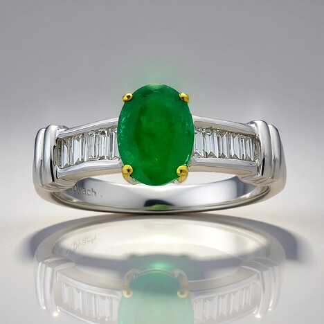 Anello in oro con Smeraldo Colombiano (CIRARI)