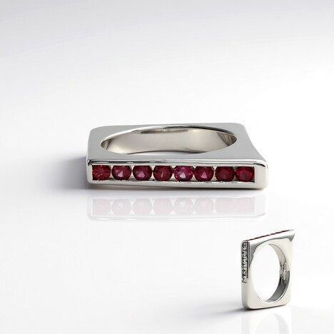 Anello in argento con Spinello Rosso