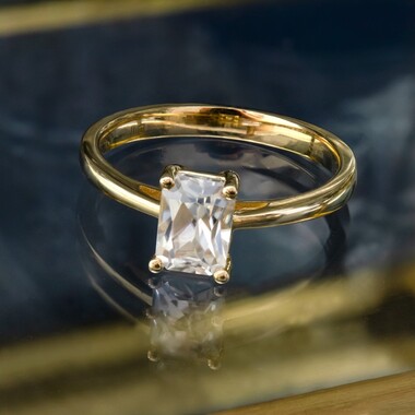 Anello in oro con Zircone