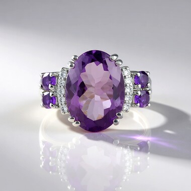 Anillo en plata con Amatista