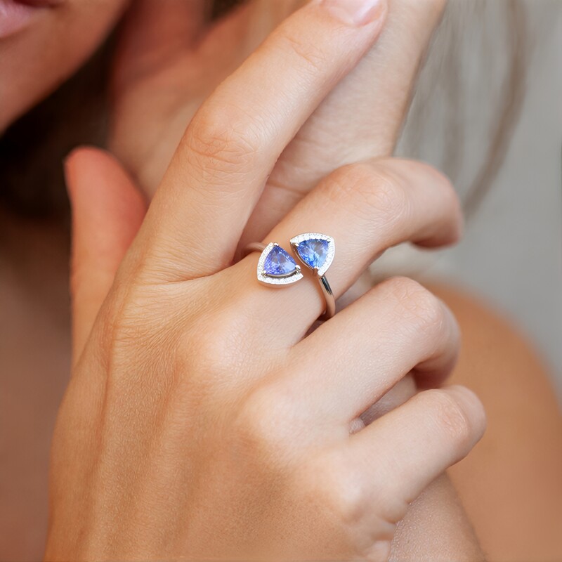 Nicht erhitzter Tansanit-Silberring