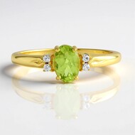 Anillo en plata con Peridoto de Arizona