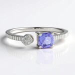 Anello in argento con Tanzanite