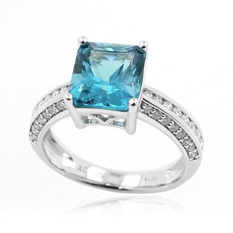 Gouden ring met een caribisch blauwe apatiet (de Melo)