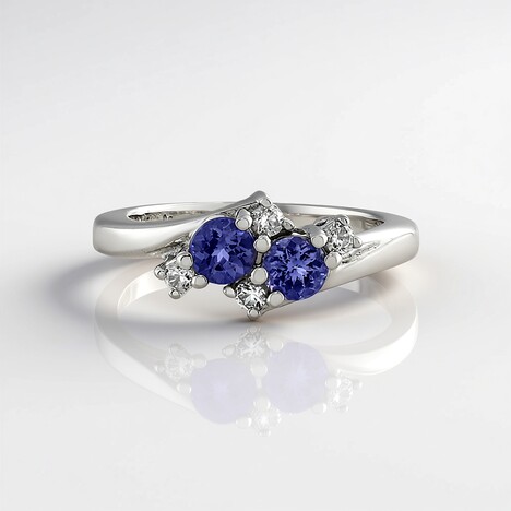 Anello in argento con Tanzanite