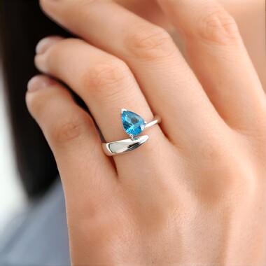 Anello in argento con Zircone Ratanakiri