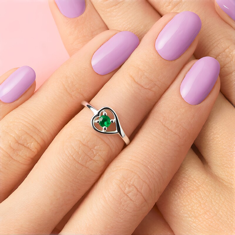 Bague en argent et Emeraude de Russie