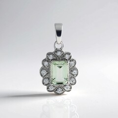 Ciondolo in argento con Ametista Verde