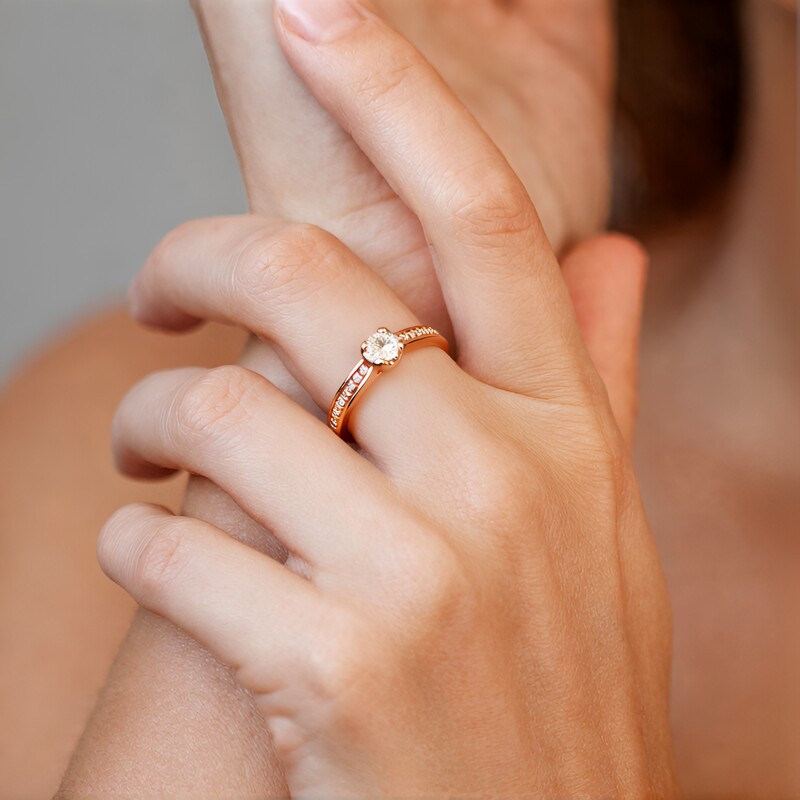 Anillo en oro con Diamante rosa de Francia de Argyle VS1 (Annette)