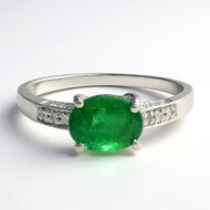 Anillo en plata con Esmeralda de Bahía
