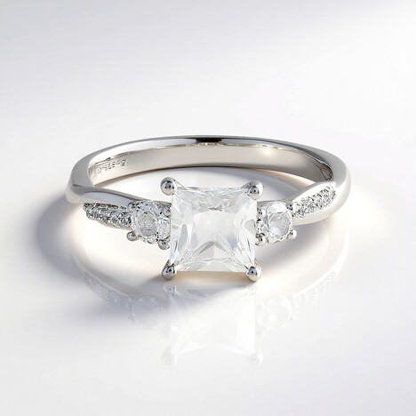 Anello in argento con Topazio Bianco