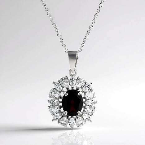 Collana in argento con Granato